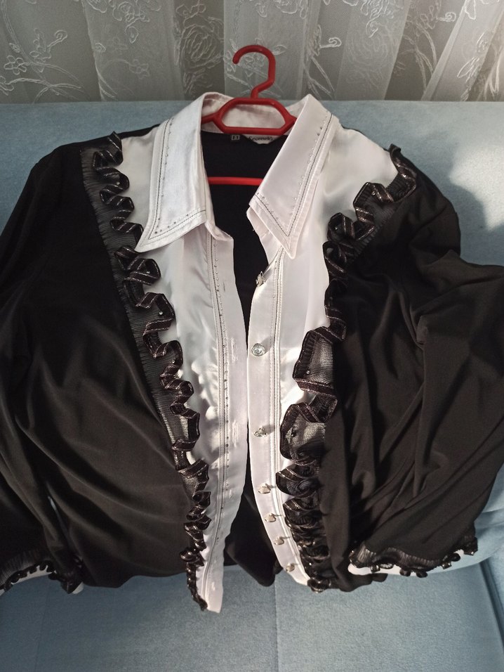 Parlak Siyah Fırfırlı Gotik Kadın Gömlek - Görsel 3