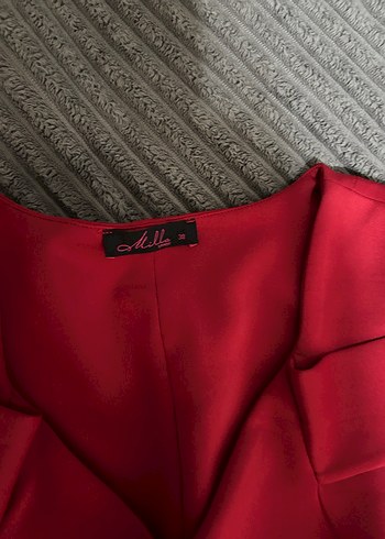 Kırmızı V-Yaka Fırfırlı Midi Elbise - Görsel 3