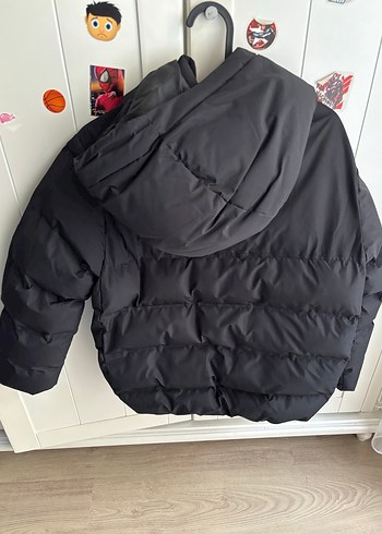 Siyah Kapüşonlu Kadın Mont - Görsel 3