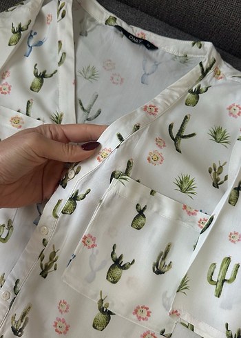 Bohem V Yakalı Beyaz Desenli Kadın Gömlek - Görsel 3