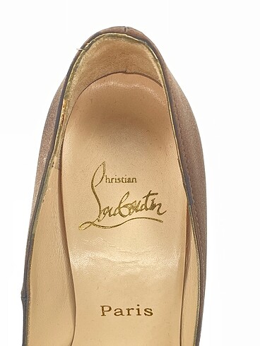 38,5 Beden kahverengi Renk Christian Louboutin Platform %70 İndirimli.