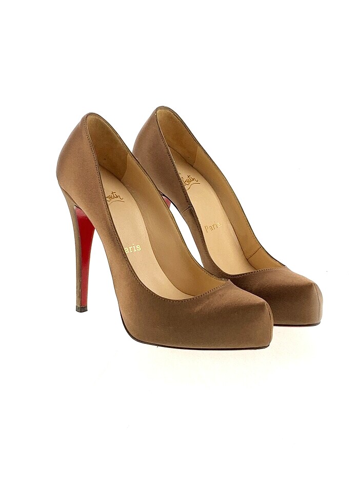Christian Louboutin Platform %70 İndirimli. - Görsel 2