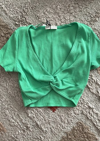 Pull and bear Yeşil V Yaka Kısa Triko Crop Top