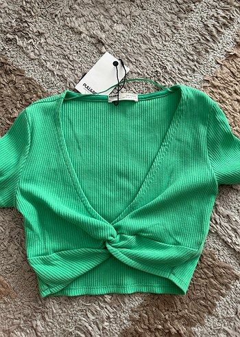 s Beden Pull and bear Yeşil V Yaka Kısa Triko Crop Top