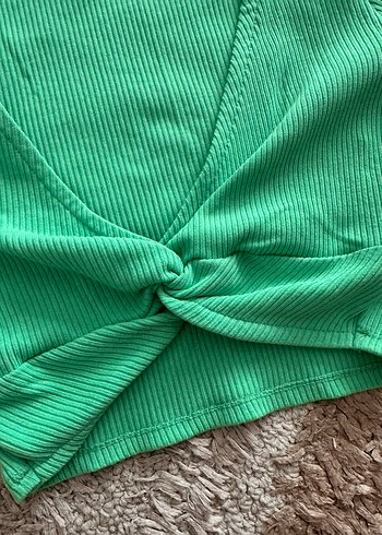 Pull and Bear Pull and bear Yeşil V Yaka Kısa Triko Crop Top