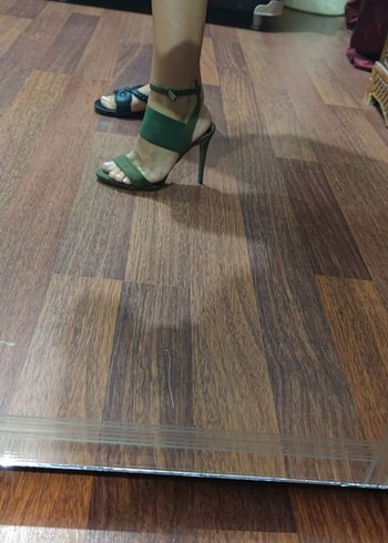 Yeşil Parlak Stiletto Yılan Desenli Kadın Ayakkabı