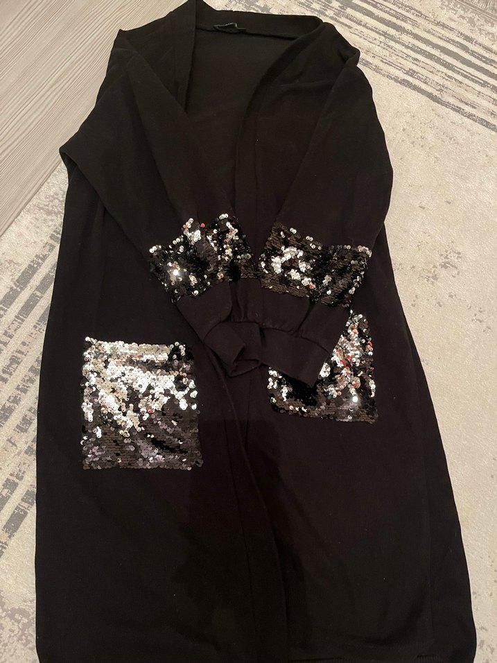 Siyah Payet Detaylı Uzun Kadın Çeker - Görsel 3