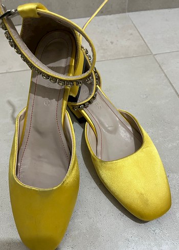 Sarı Işıltılı Kadın Blok Topuklu Ayakkabı - Görsel 3