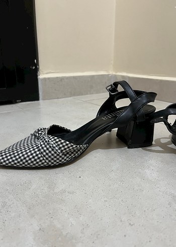 Kareli Tokalı Siyah Topuklu Kadın Ayakkabı - Görsel 3