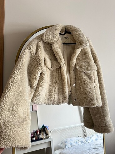 Pull and Bear Kısa Kürk