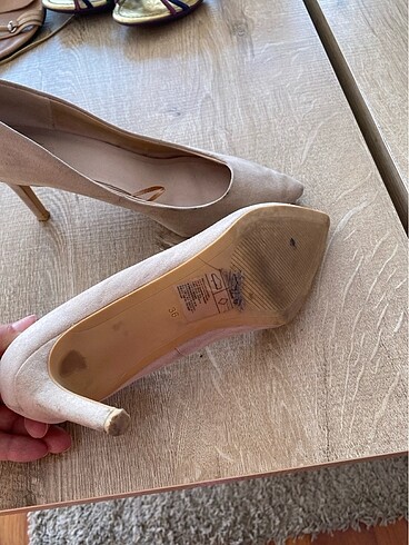 36 Beden Bej rengi süet stiletto