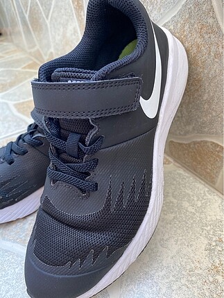 Siyah Nike spor ayakkabı
