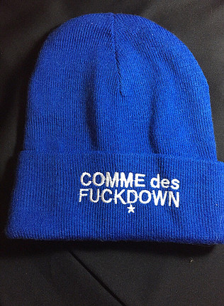 Comme des Lacivert Bere