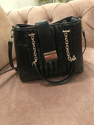 Zara siyah kol çantası