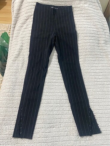 Yırtmaçlı pantolon