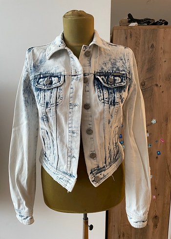 Beyaz Batik Desenli Kadın Denim Ceket