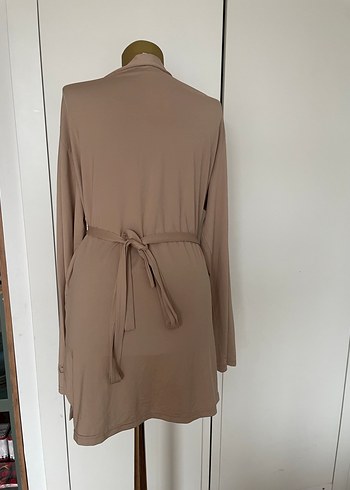 Bej V Yaka Uzun Kollu sabahlık - Görsel 2