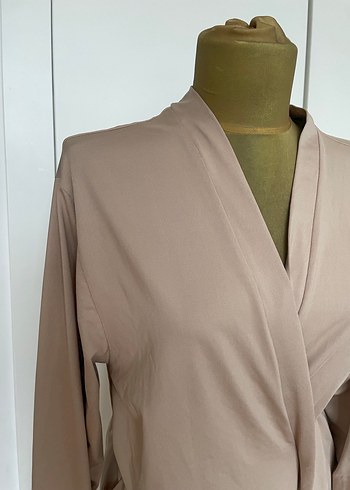 Bej V Yaka Uzun Kollu sabahlık - Görsel 4