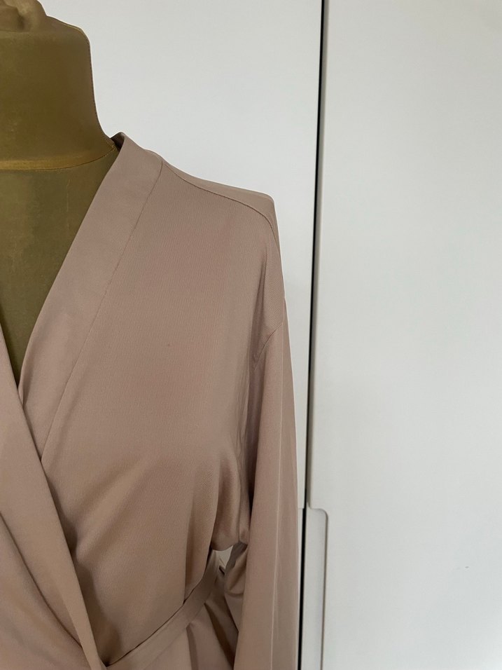 Bej V Yaka Uzun Kollu sabahlık - Görsel 3