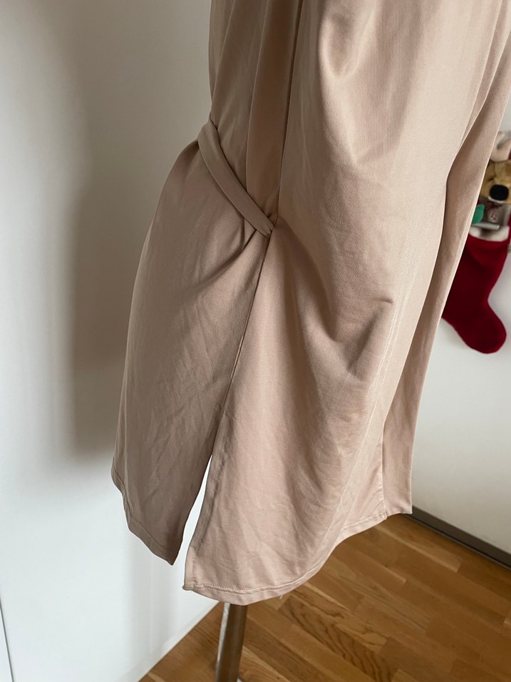 Bej V Yaka Uzun Kollu sabahlık - Görsel 5