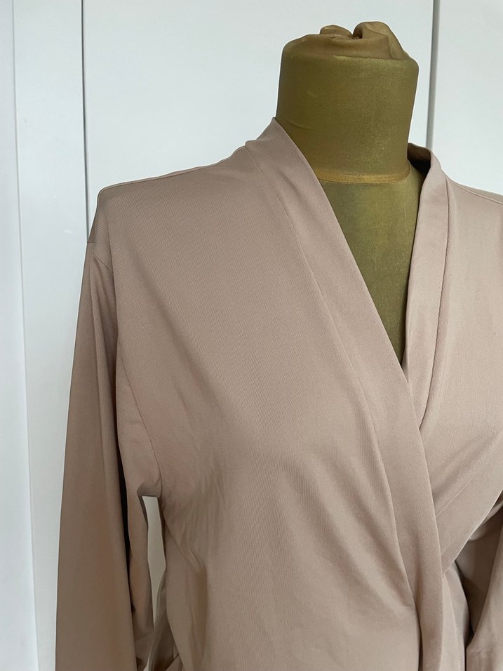 Bej V Yaka Uzun Kollu sabahlık - Görsel 4