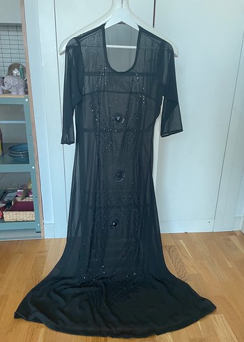Siyah İşlemeli Uzun Gotik Abiye