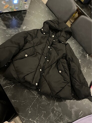 Zara 11/12 yaş siyah mont