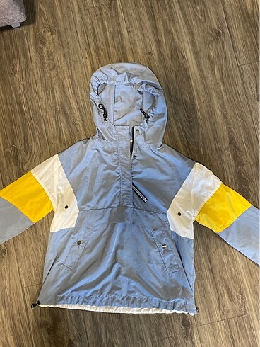 Bershka yağmurluk