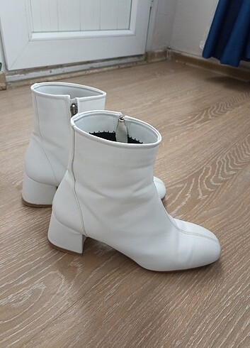38 Beden beyaz Renk Küt Burunlu Topuklu Ayakkabı 