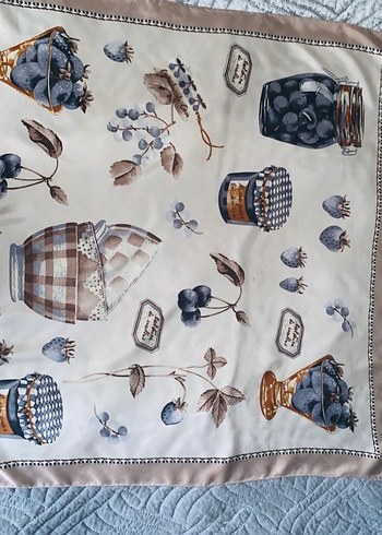 Bej Düğmeli Parisli İpek Fular - Görsel 4