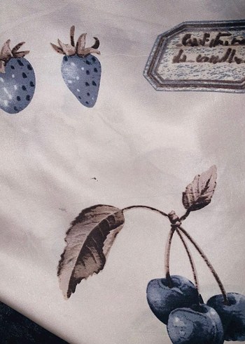 Bej Düğmeli Parisli İpek Fular - Görsel 2