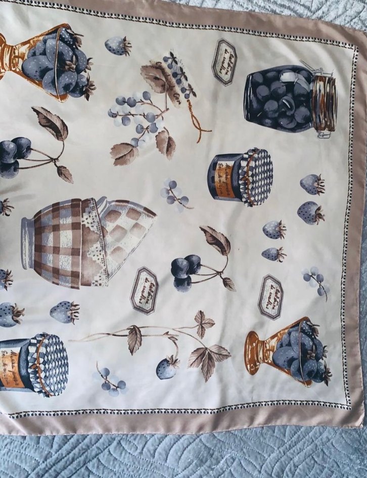 Bej Düğmeli Parisli İpek Fular - Görsel 4