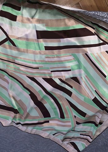 Bej Renkli İpek Görünümlü Vintage Eşarp - Görsel 2