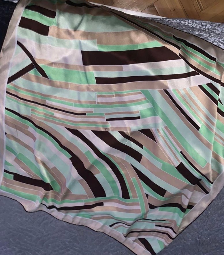 Bej Renkli İpek Görünümlü Vintage Eşarp - Görsel 2