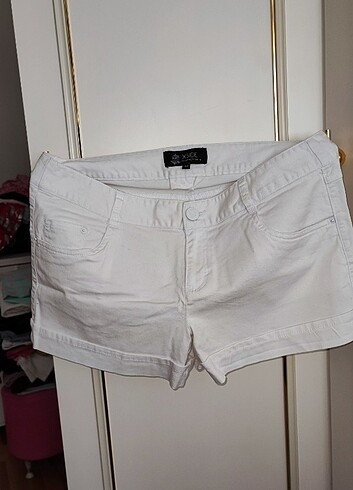 Beyaz şort 42 beden - Görsel 3