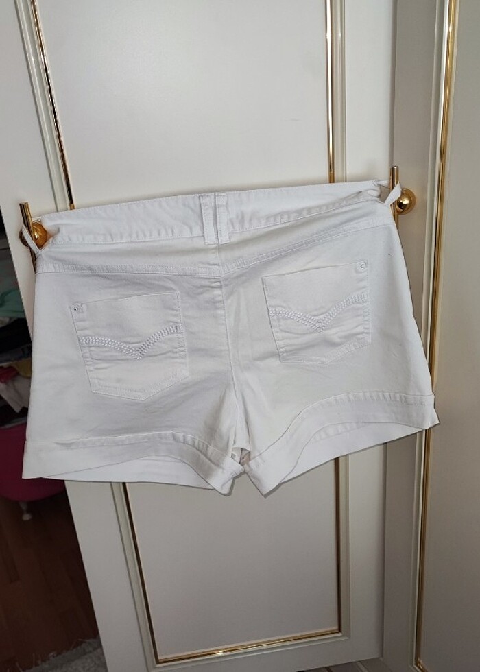 Beyaz şort 42 beden - Görsel 2