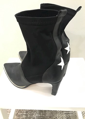 Tokalı Siyah Yüksek Topuklu Kadın Çizme - Görsel 3