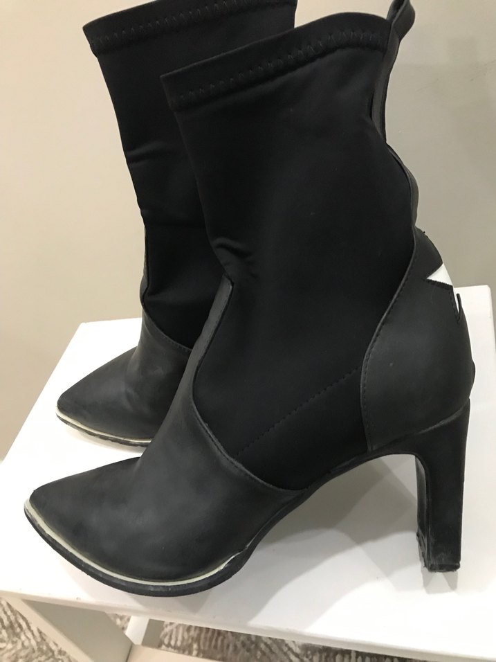 Tokalı Siyah Yüksek Topuklu Kadın Çizme - Görsel 5