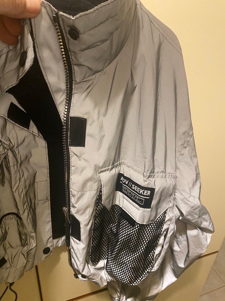 Bershka gri reflektörlü Kısa mont rüzgarlık - Görsel 2