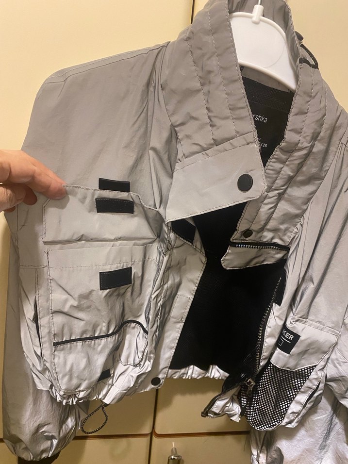 Bershka gri reflektörlü Kısa mont rüzgarlık - Görsel 5