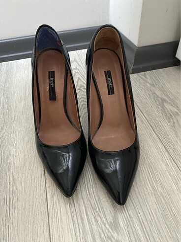 İnci stiletto