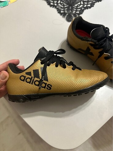 Adidas Çocuk halı saha ayakkabısı