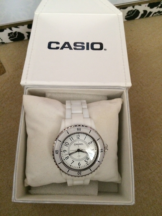 Casio fildişi saat