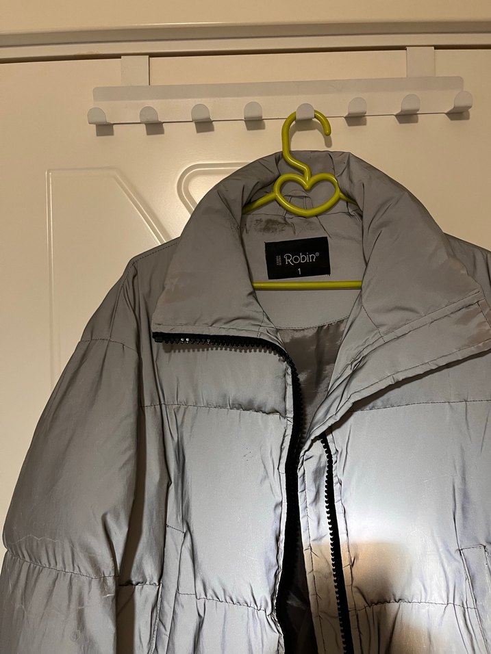 HOLOGRAM KADIN ŞİŞME MONT - Görsel 2