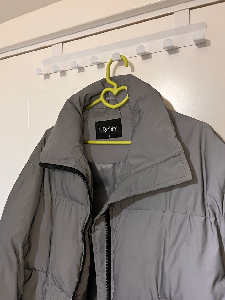 HOLOGRAM KADIN ŞİŞME MONT - Görsel 3