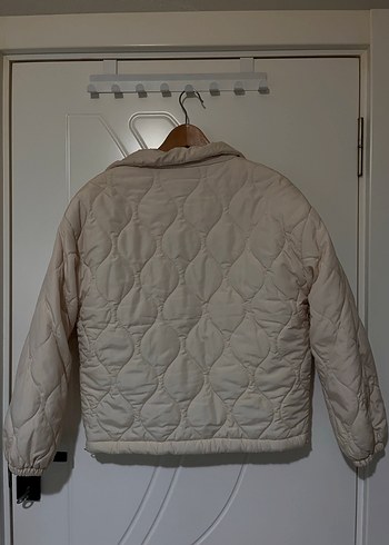 LCW BEJ KAPİTONE ŞİLME MONT - Görsel 4