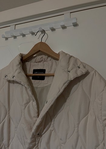 LCW BEJ KAPİTONE ŞİLME MONT - Görsel 3