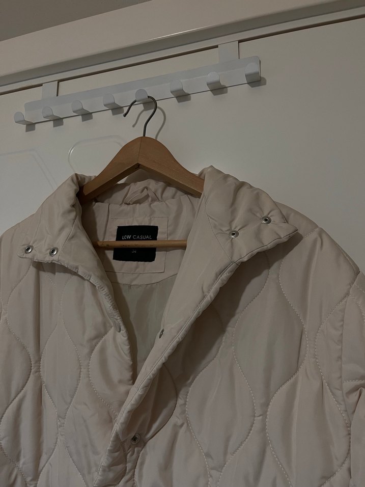 LCW BEJ KAPİTONE ŞİLME MONT - Görsel 3