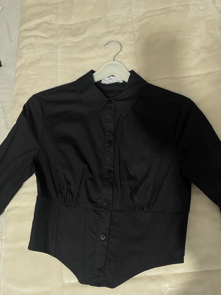 Bershka Siyah korse detaylı gömlek - Görsel 2