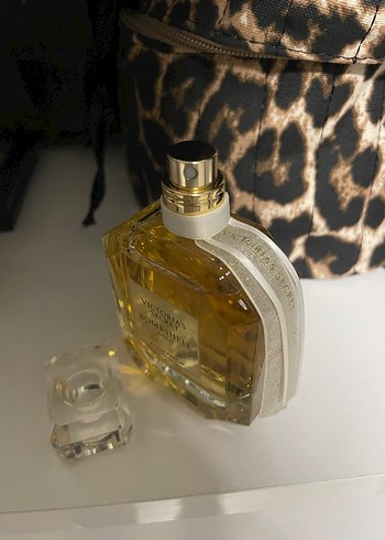 Victoria's Secret Bombshell Gold Kadın Parfümü - Görsel 2